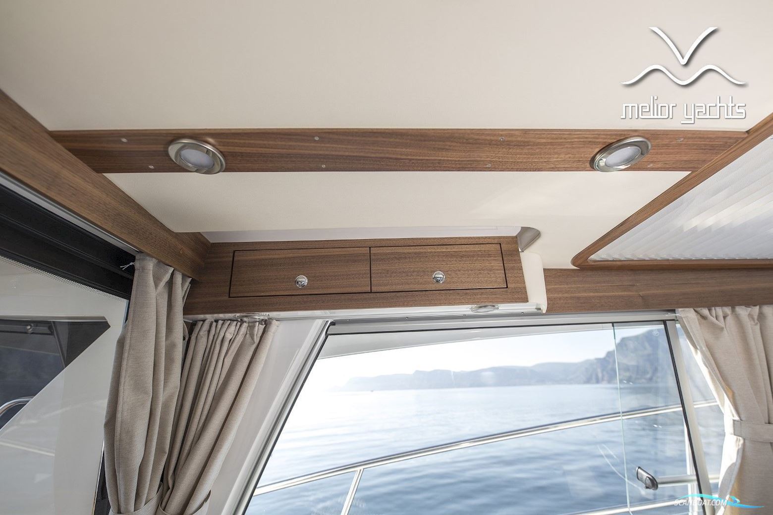 Saga 385 - Edition Walnut Interior