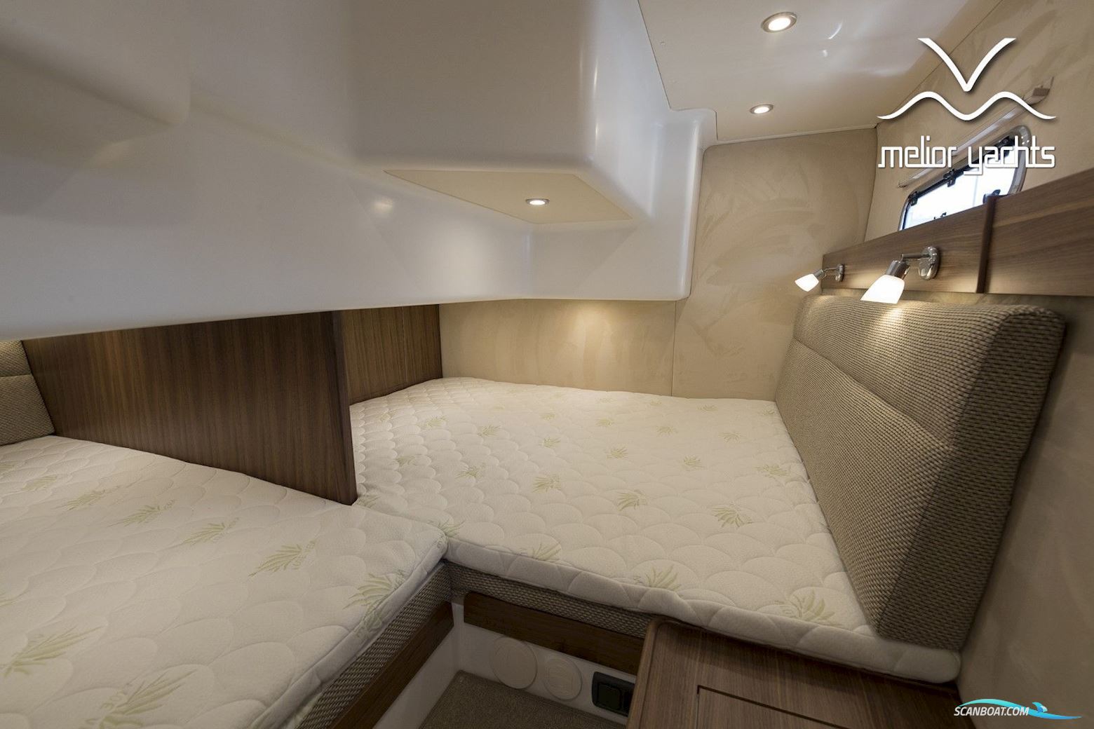 Saga 385 - Edition Walnut Interior