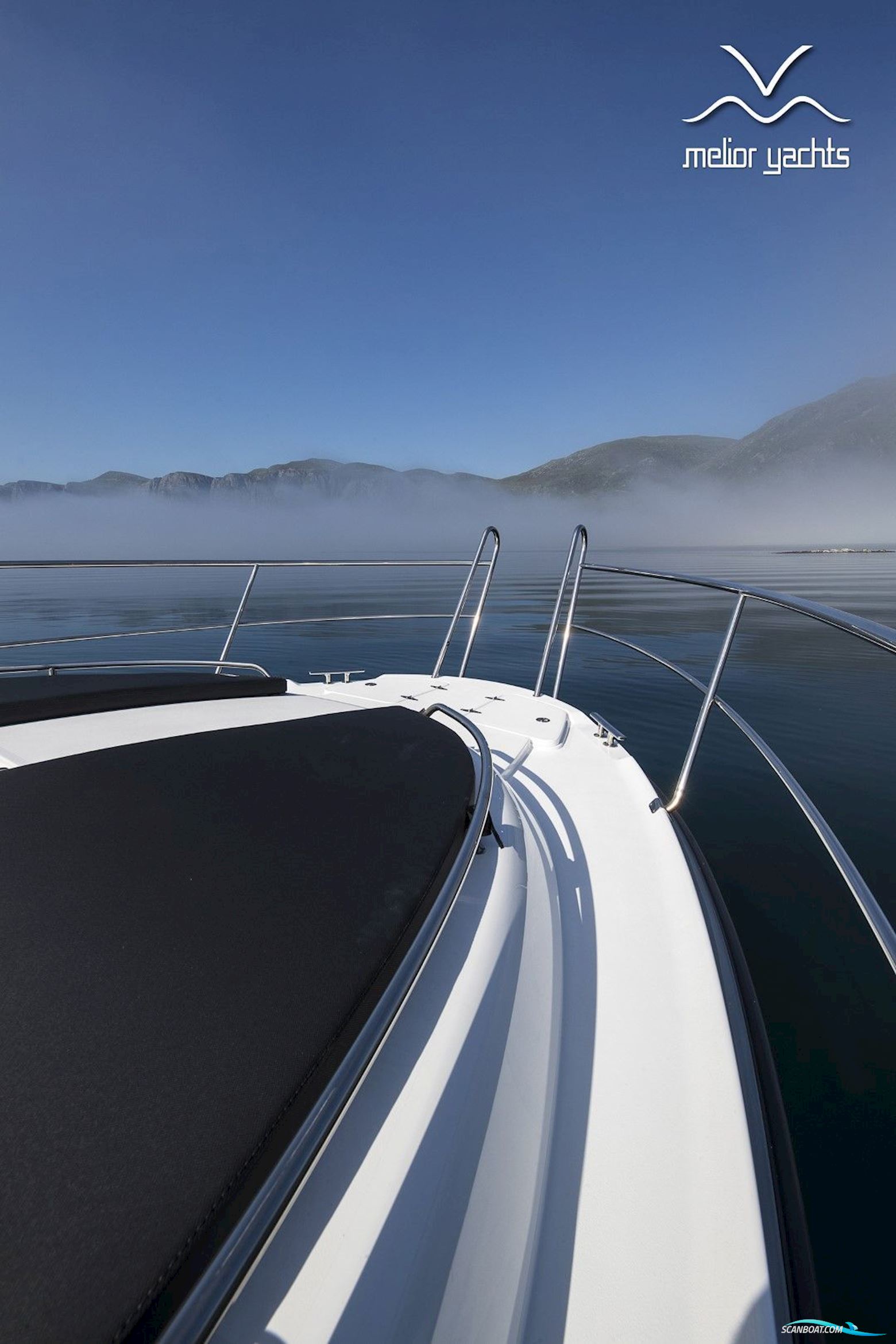 Saga 385 - Edition Walnut Interior