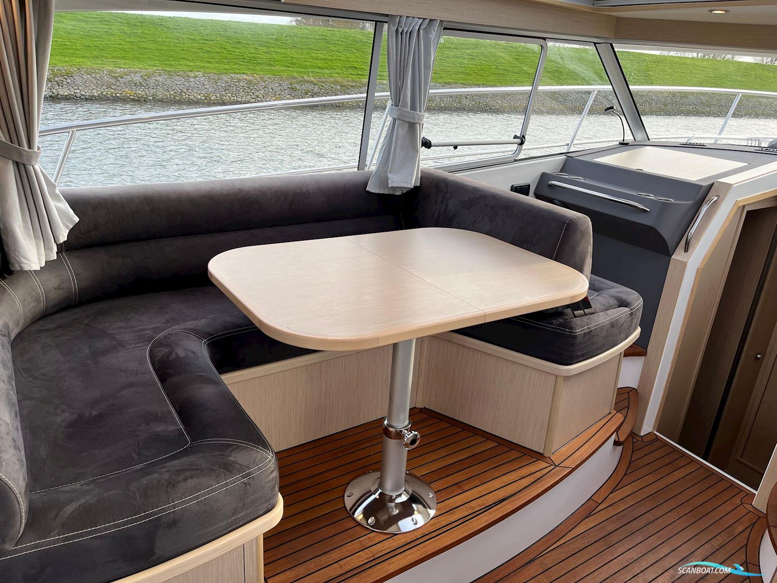 Saga 385