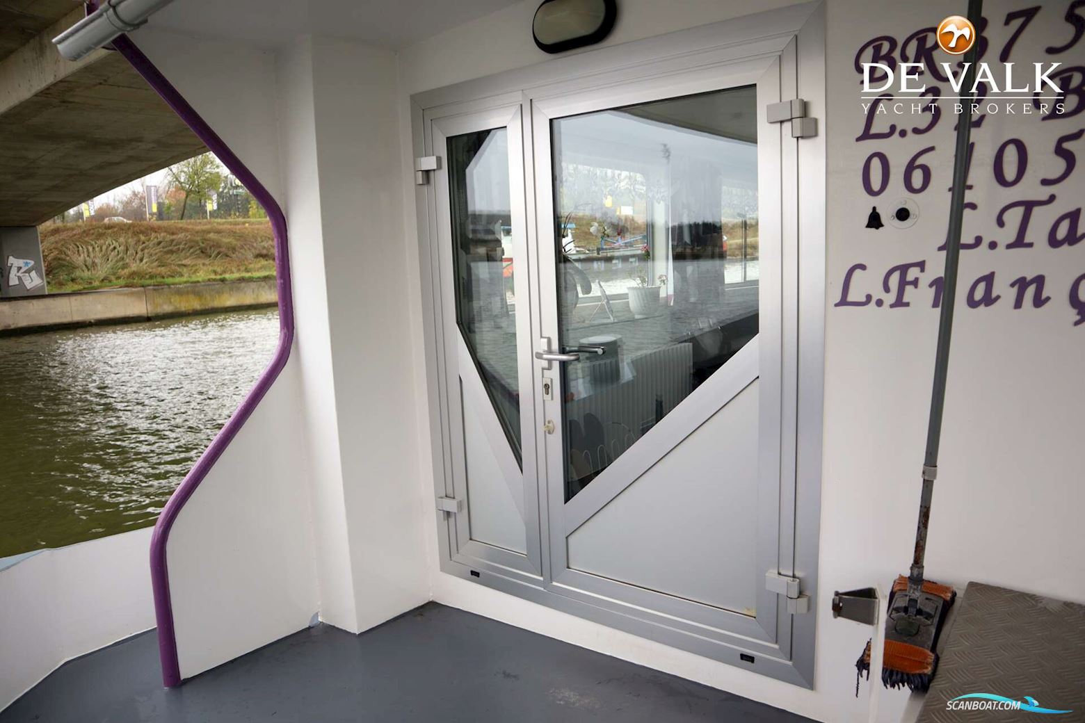 Sailing Houseboat 32M