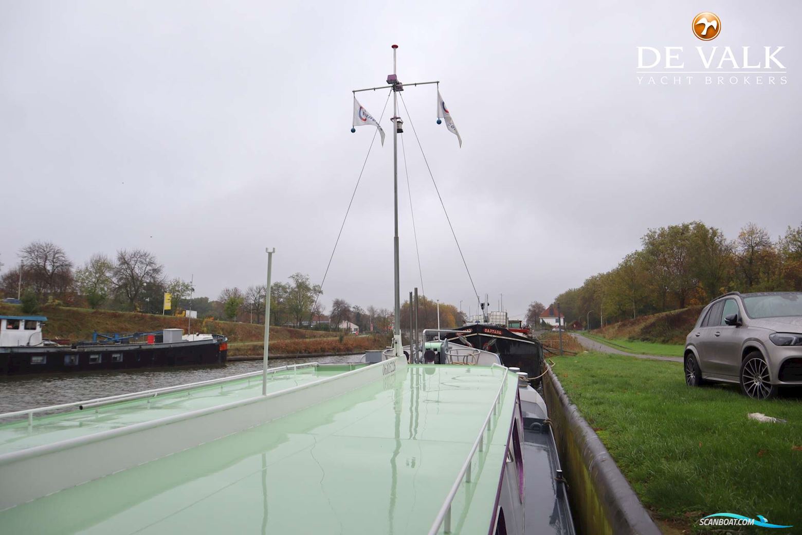 Sailing Houseboat 32M