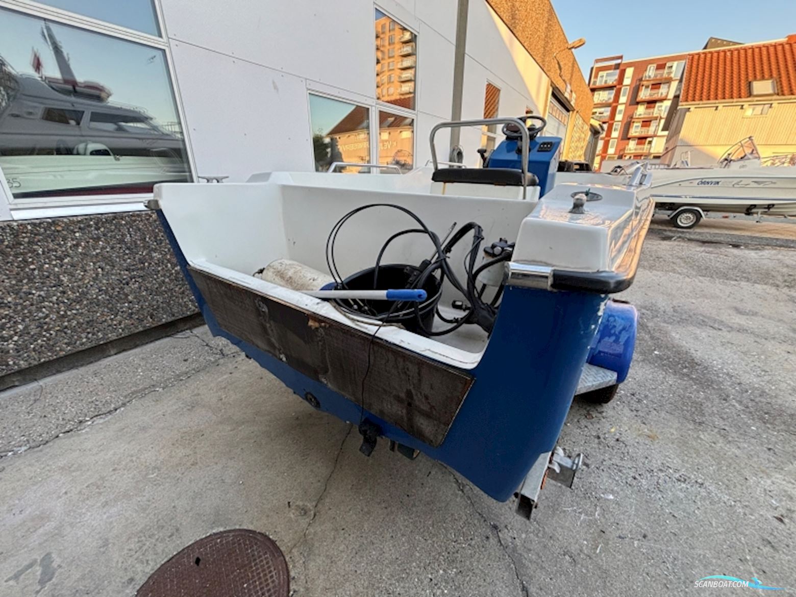 Salmo 542 CC Styrepultsbåd