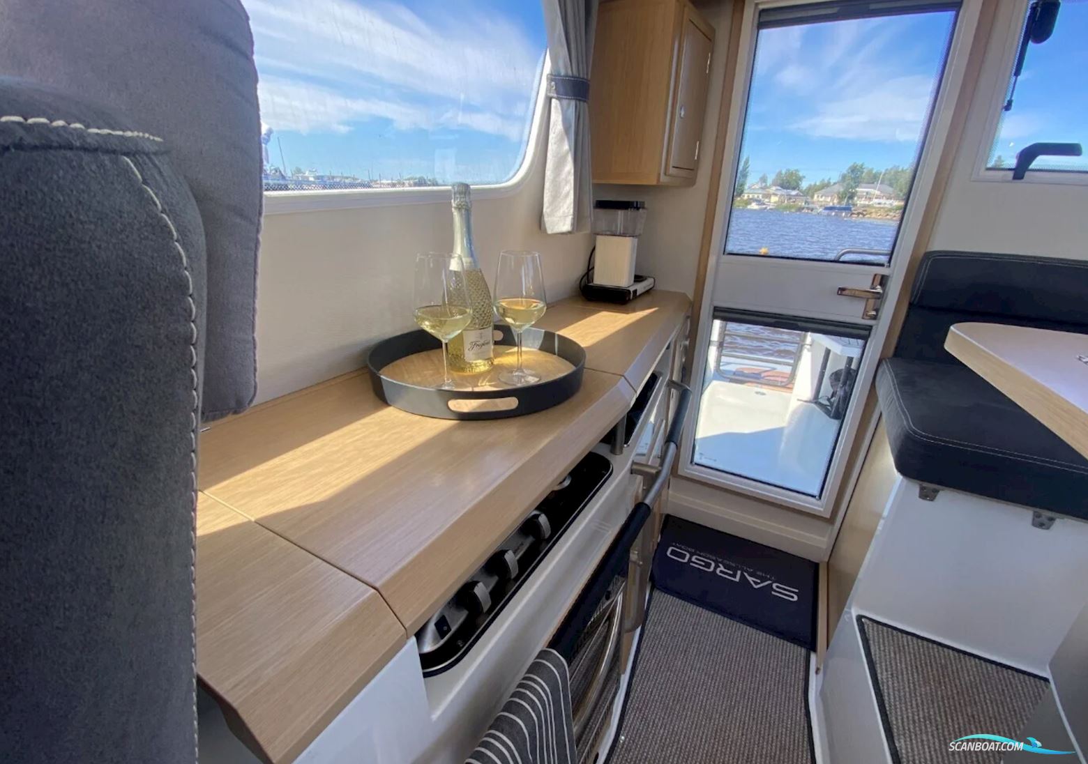 Sargo 31 Aft Door