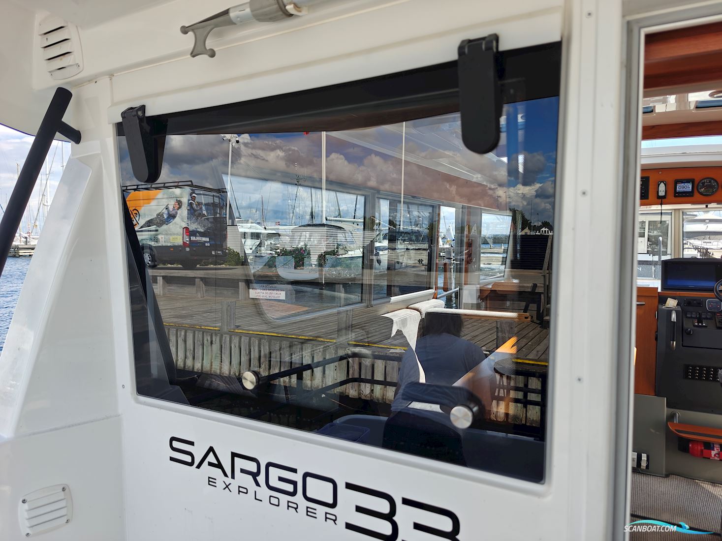 Sargo 33 Explorer