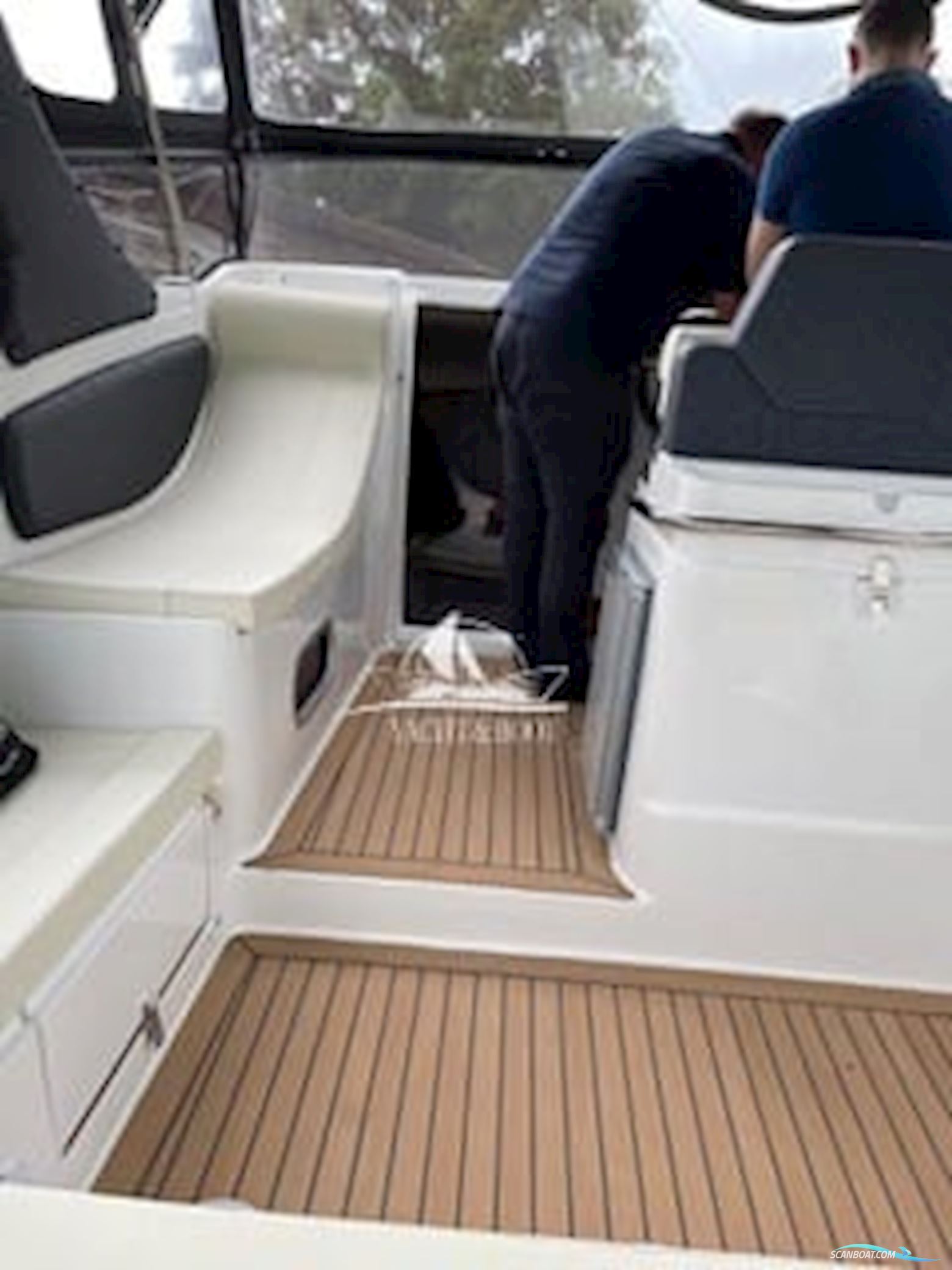 Saver 830 Cabin