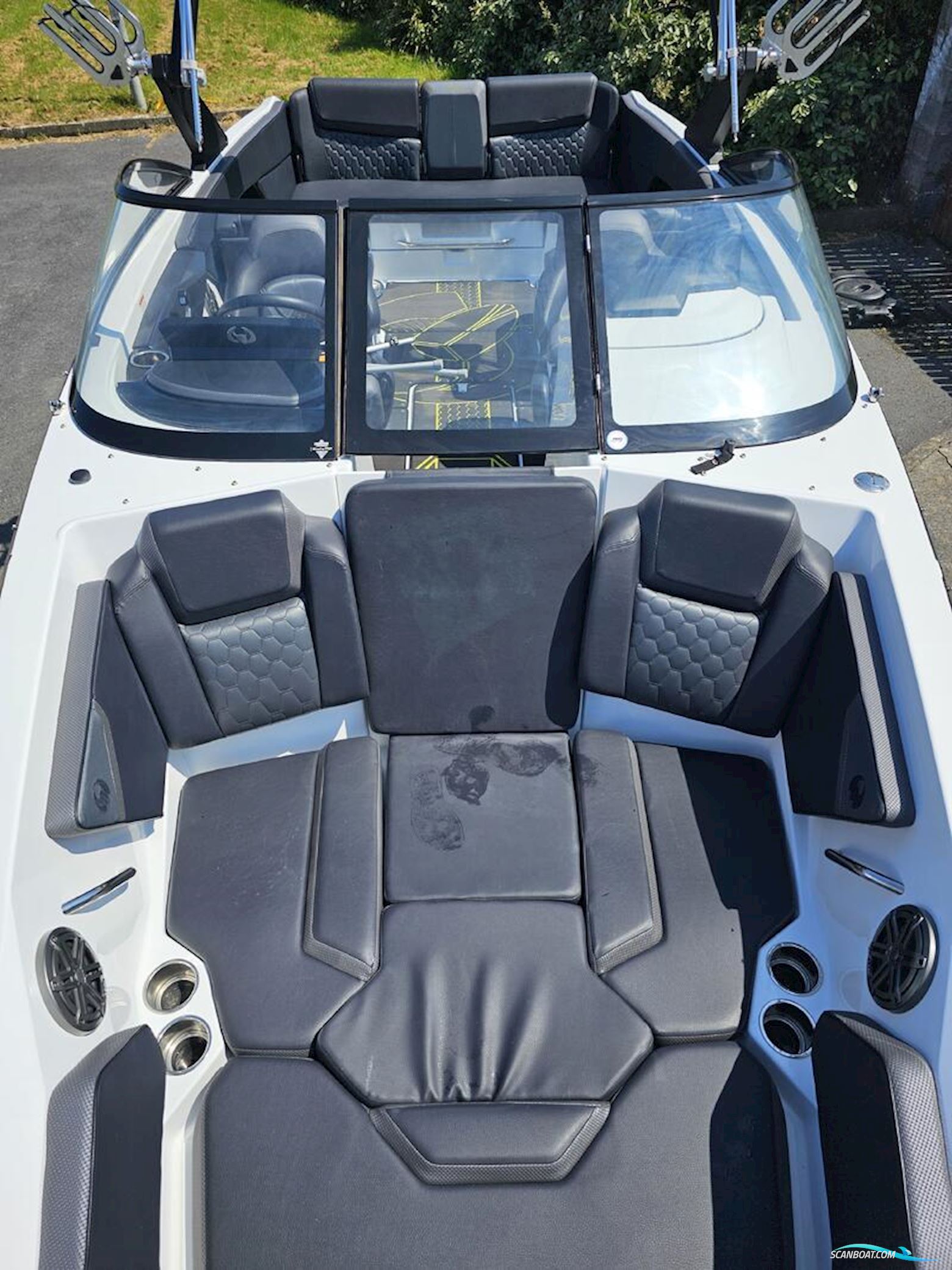 SCARAB 255 ID Wake Edition