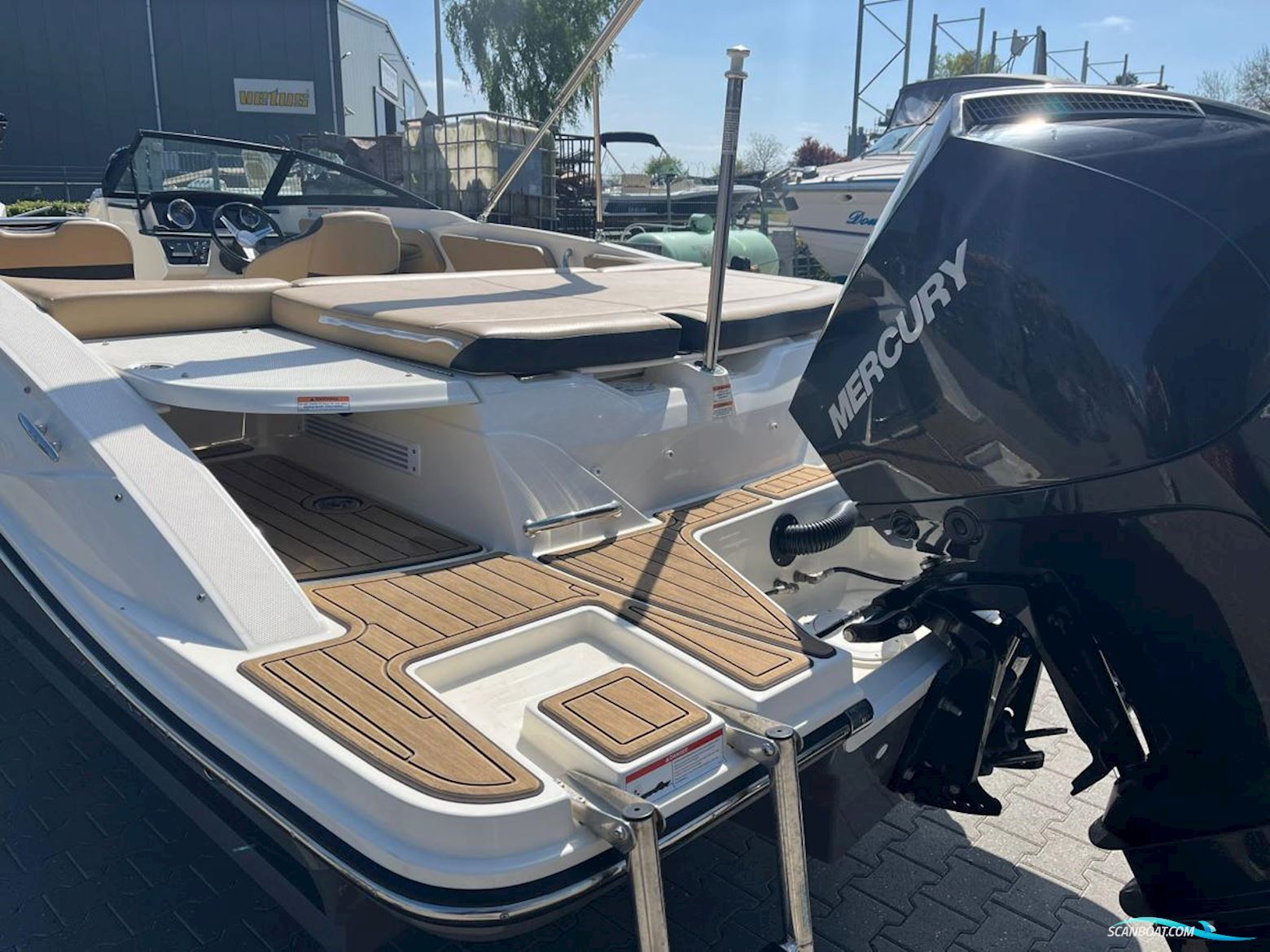 Sea Ray  210 SPX Outboard