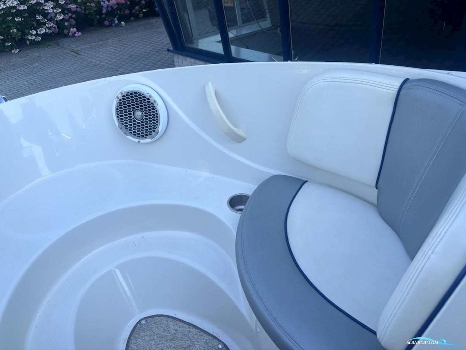 Sea Ray 185