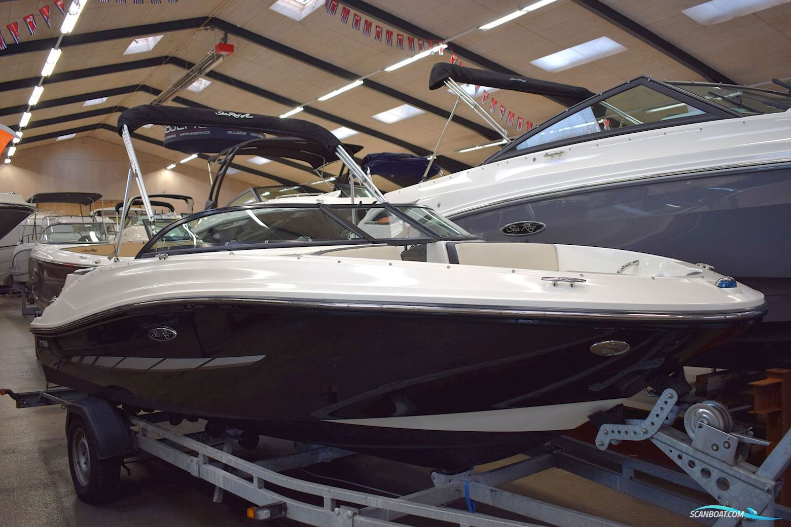 Sea Ray 190 Sport – Med 3,0 Tks og Masser af Udstyr – 2014 Model Motorboot 2014, mit Mercruiser 3.0 motor, Dänemark