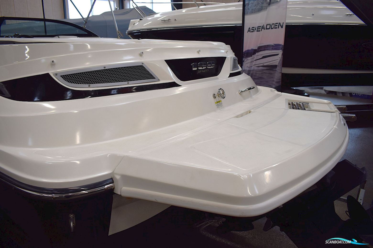 Sea Ray 190 Sport – Med 3,0 Tks og Masser af Udstyr – 2014 Model