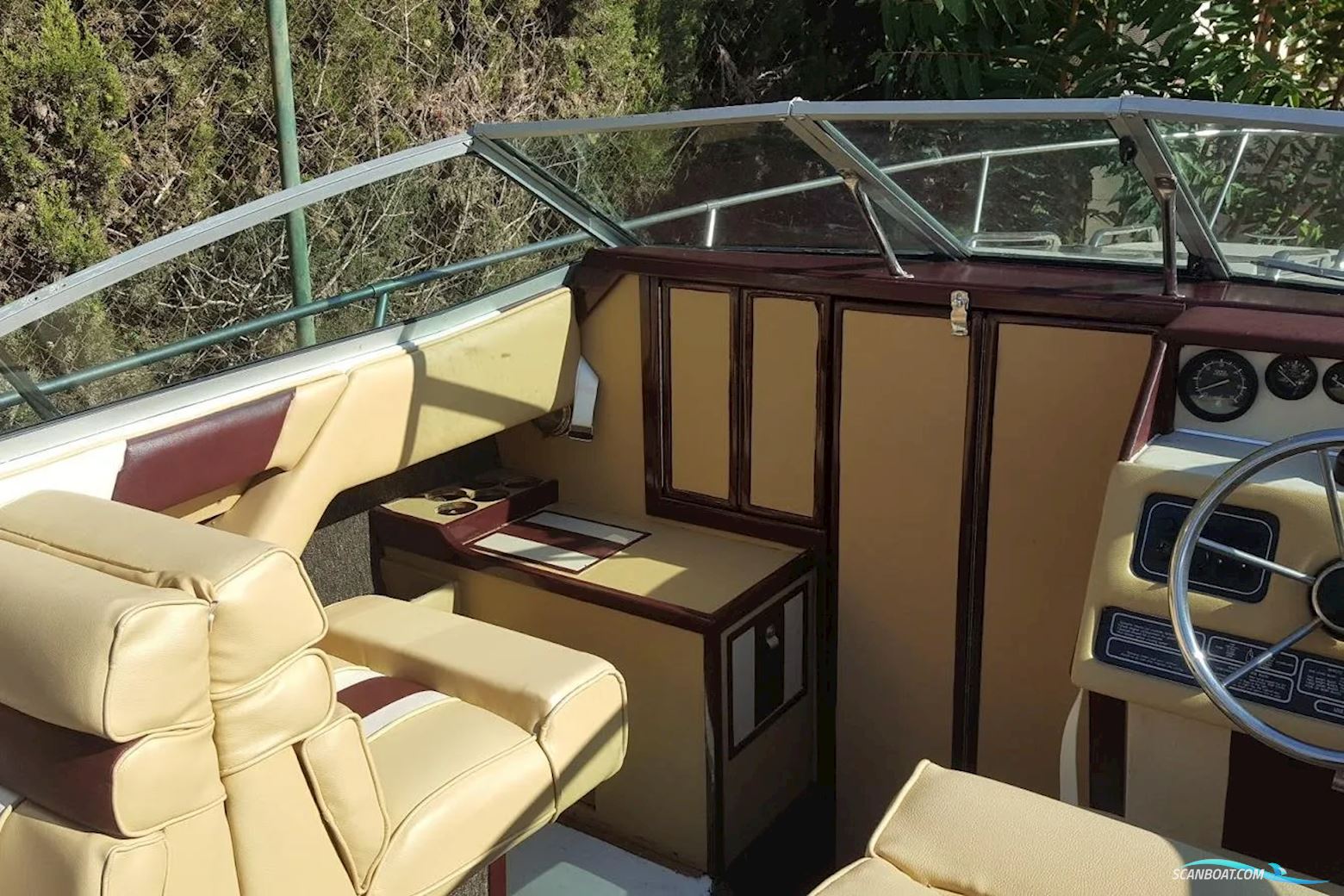 Sea Ray 210