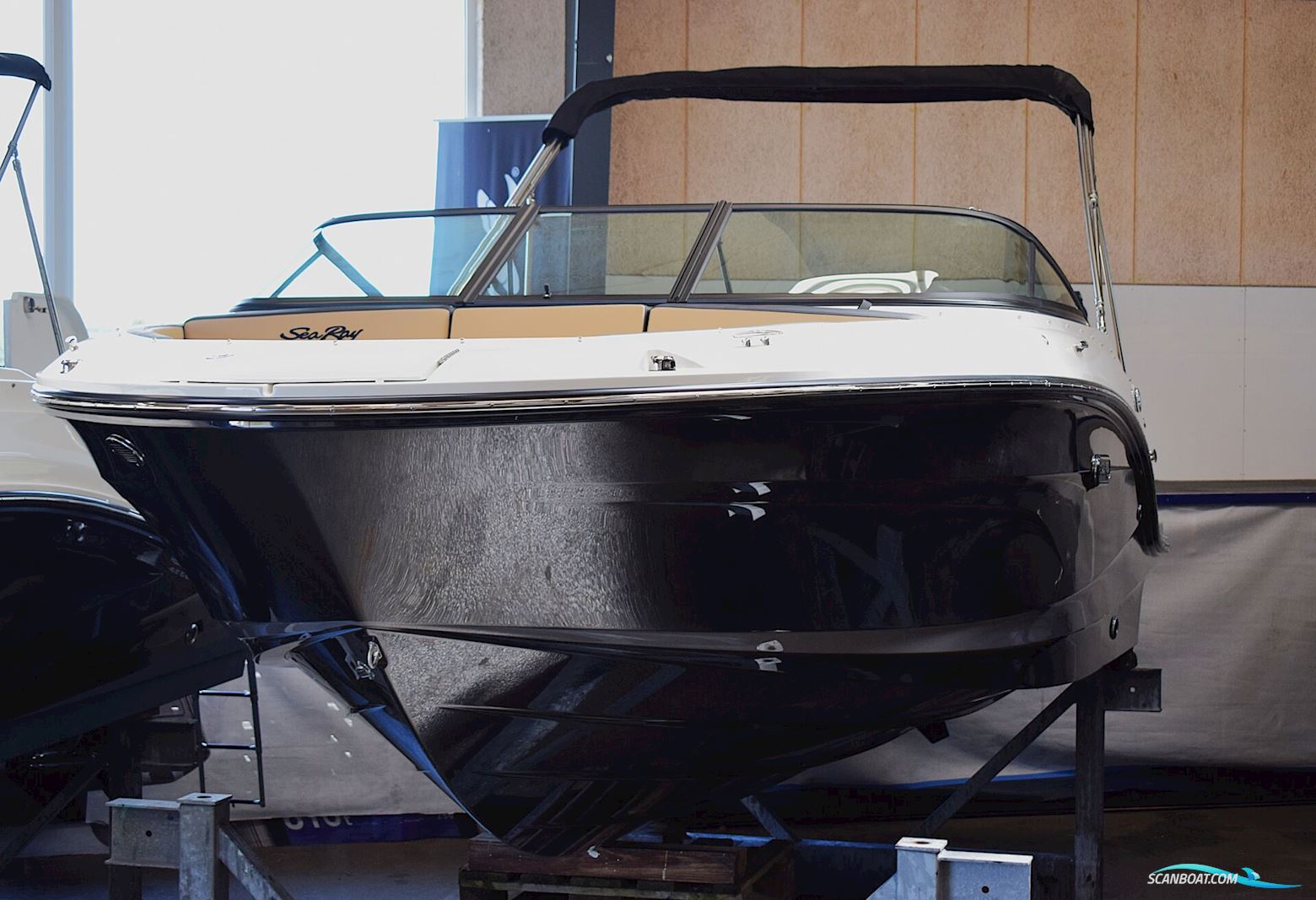Sea Ray 210 SPX OB – NYHED Motorboot 2025, mit Mercury motor, Dänemark