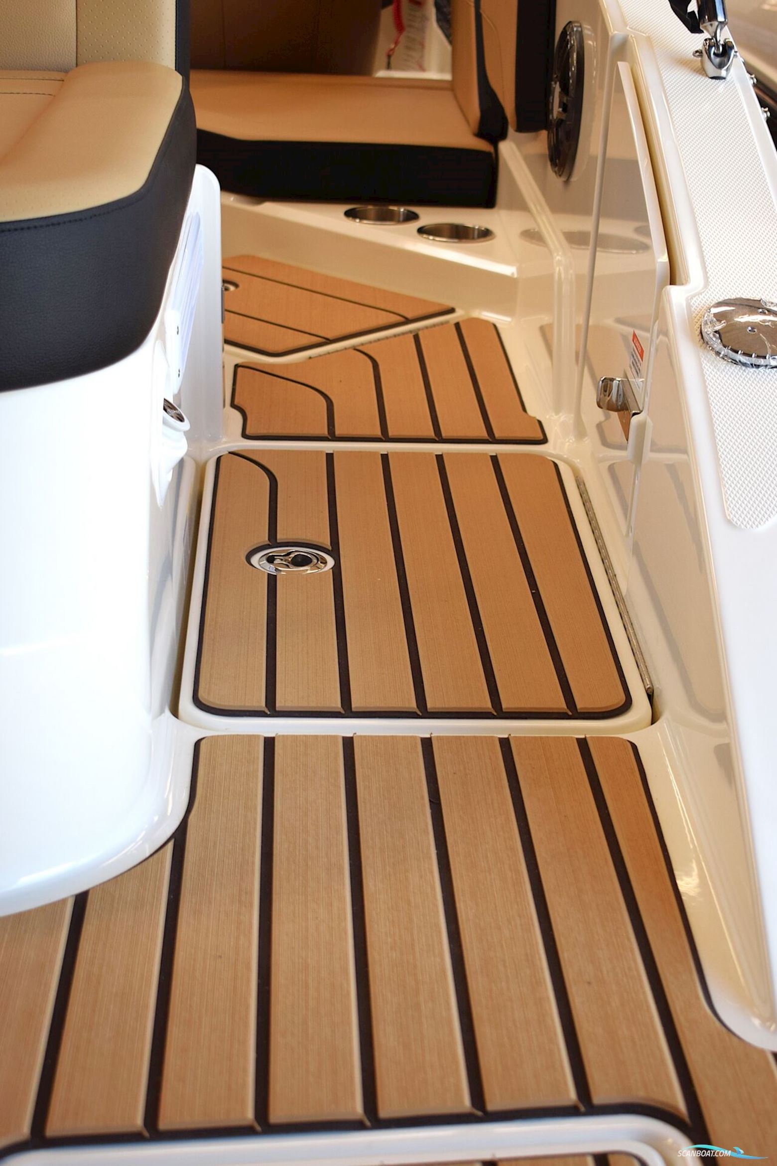 Sea Ray 210 SPX OB – NYHED