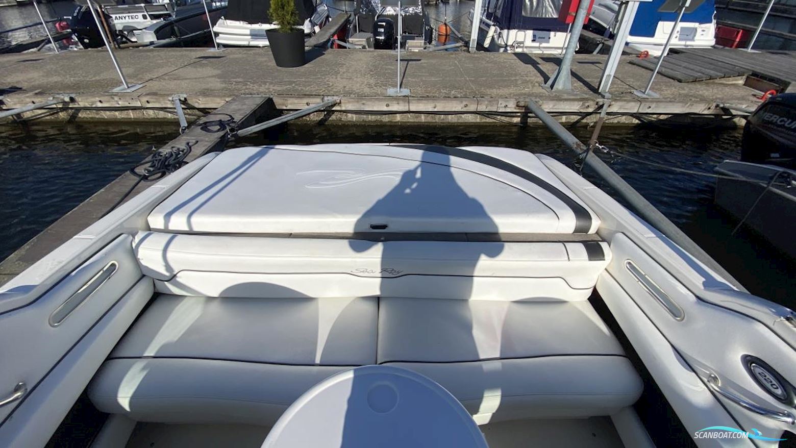 Sea Ray 220 Sun Sport