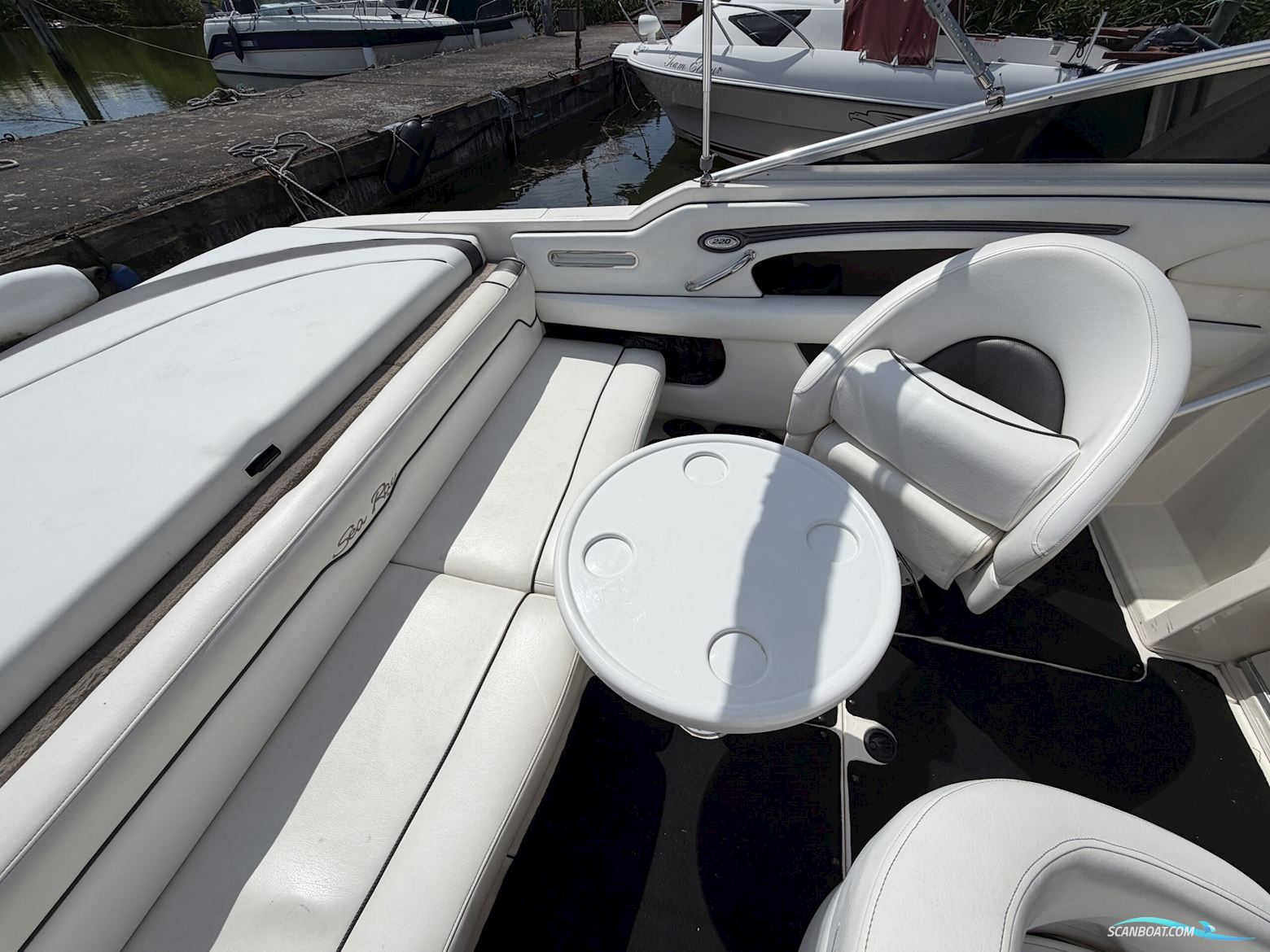 Sea Ray 220 Sun Sport