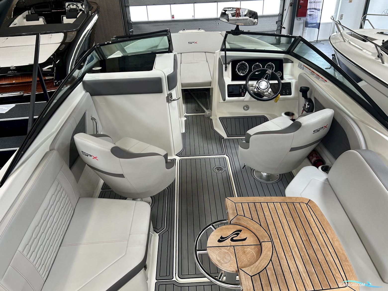 Sea Ray 230 Spx – Nedsat KR. 100.000,-