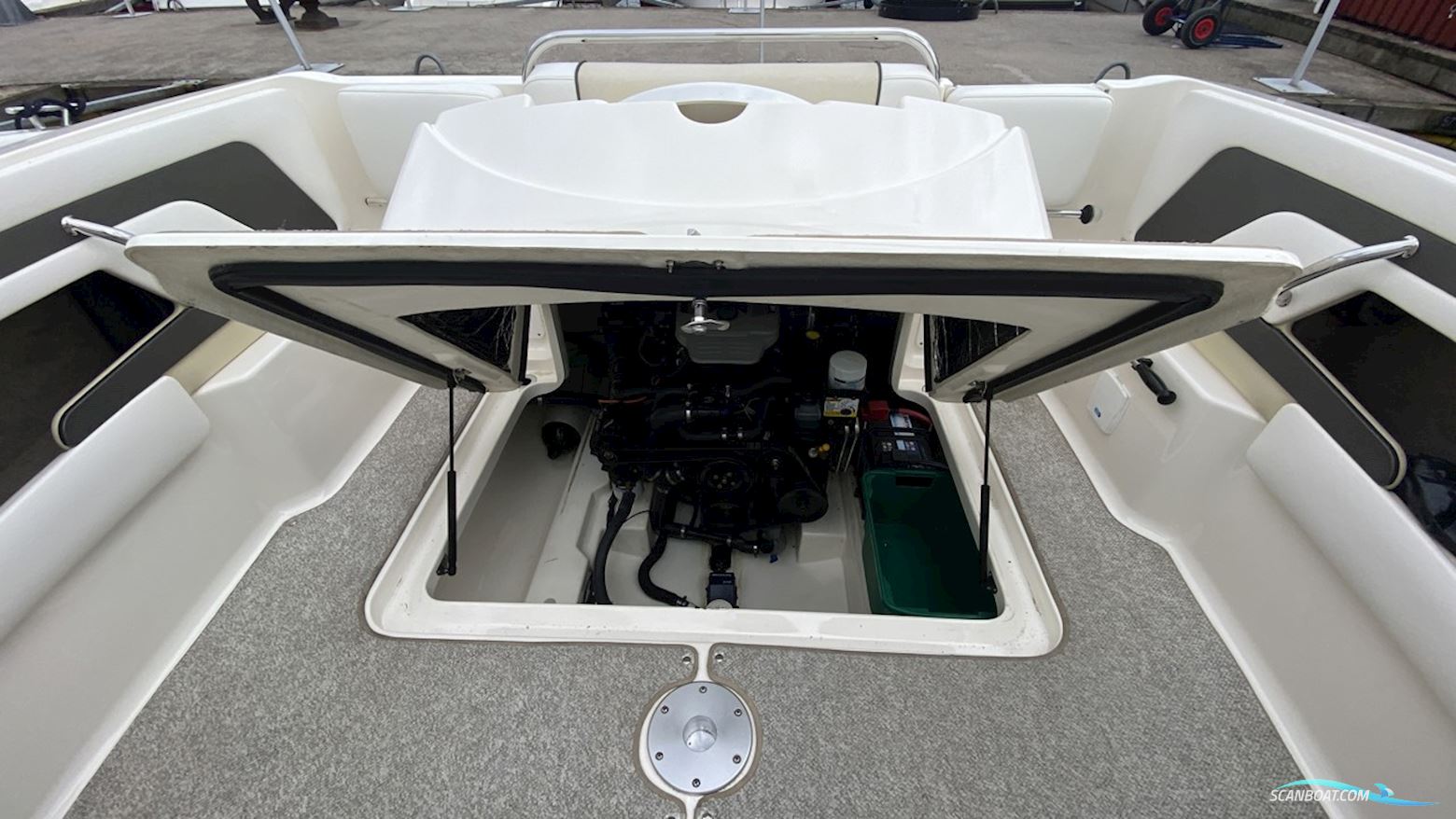 Sea Ray 235 WEEKENDER