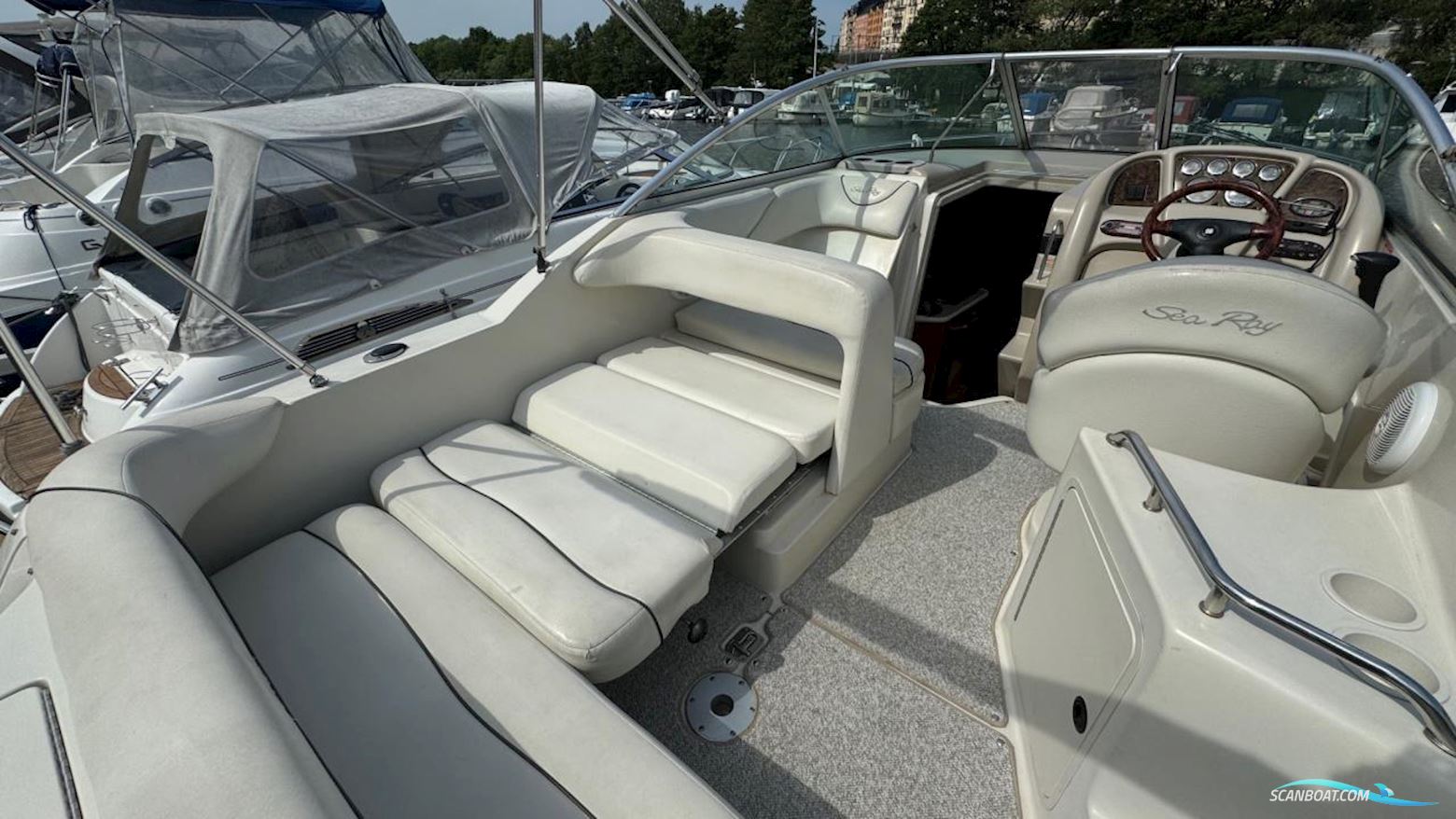 Sea Ray 240 SUNDANCER