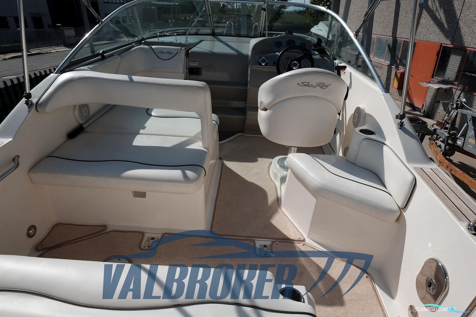 Sea Ray 255 DA Sundancer