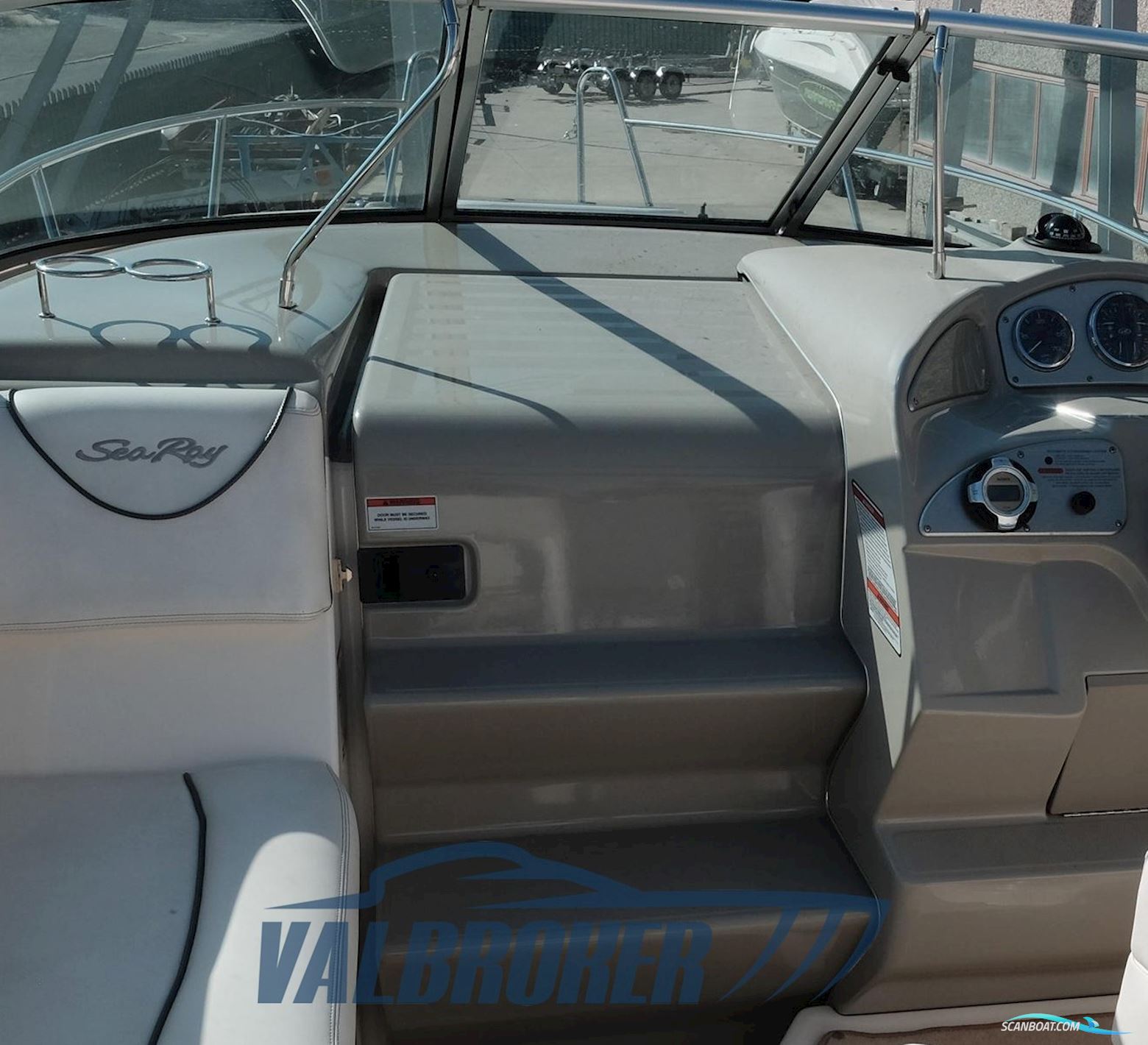 Sea Ray 255 DA Sundancer