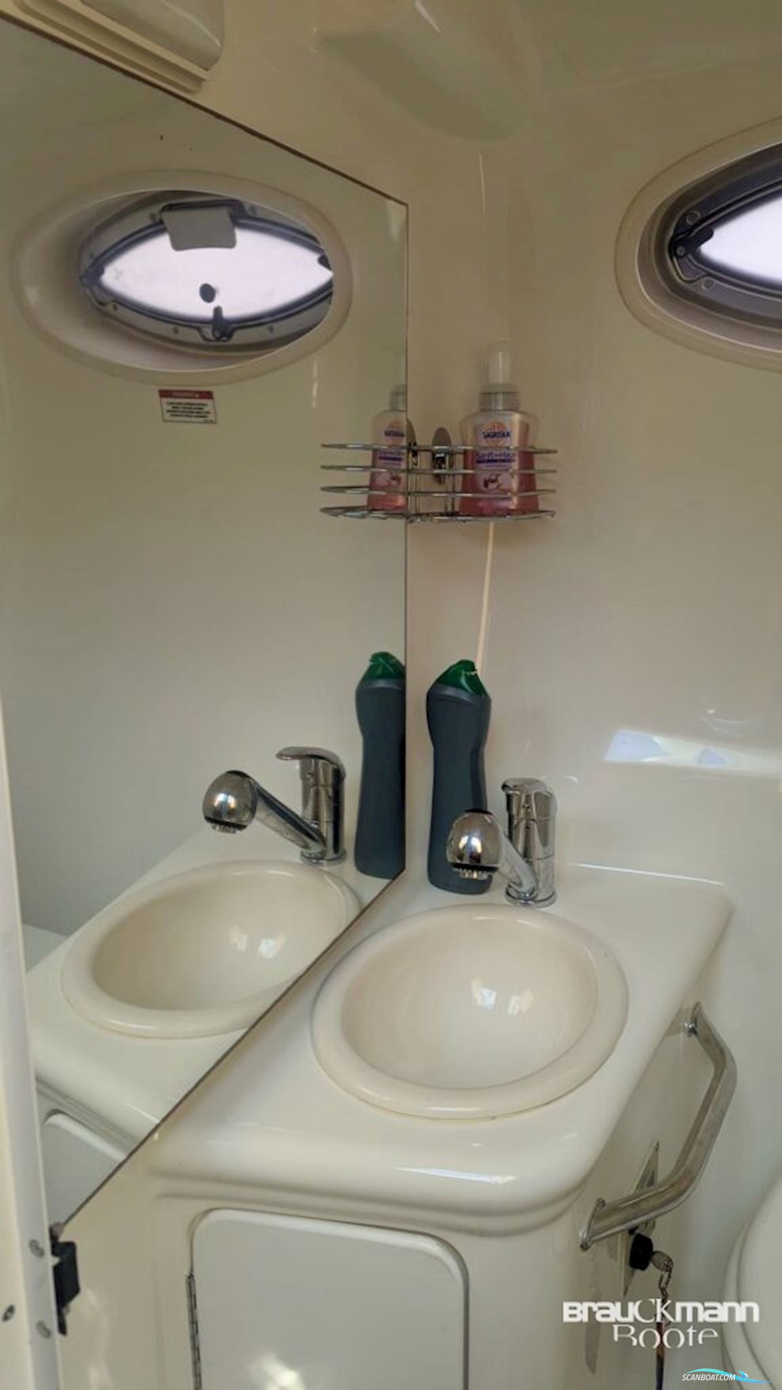 Sea Ray 255 Sundancer