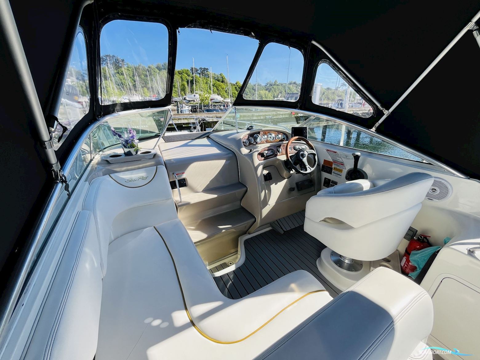 Sea Ray 260 Sundancer