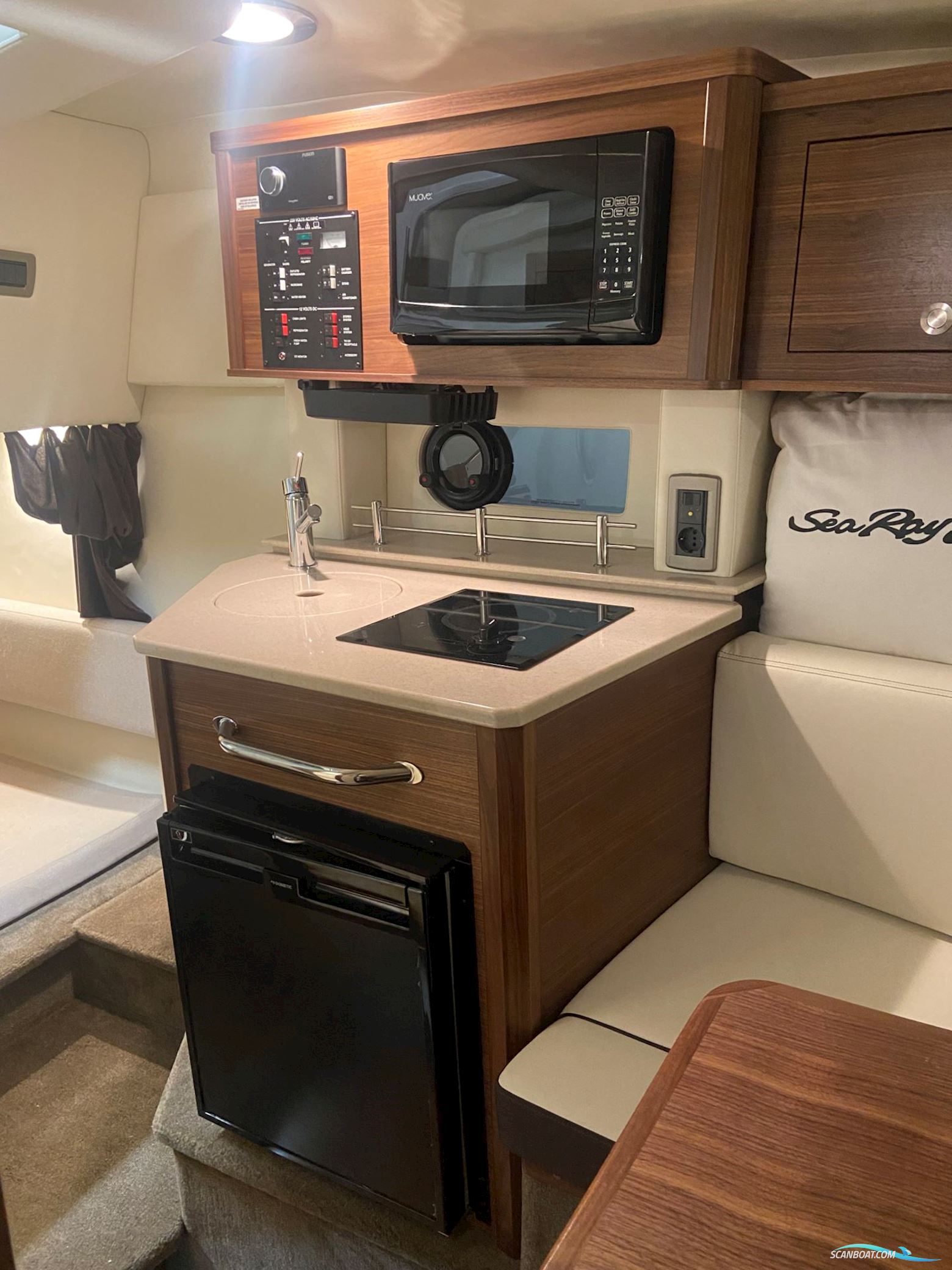 Sea Ray 265 Sundancer