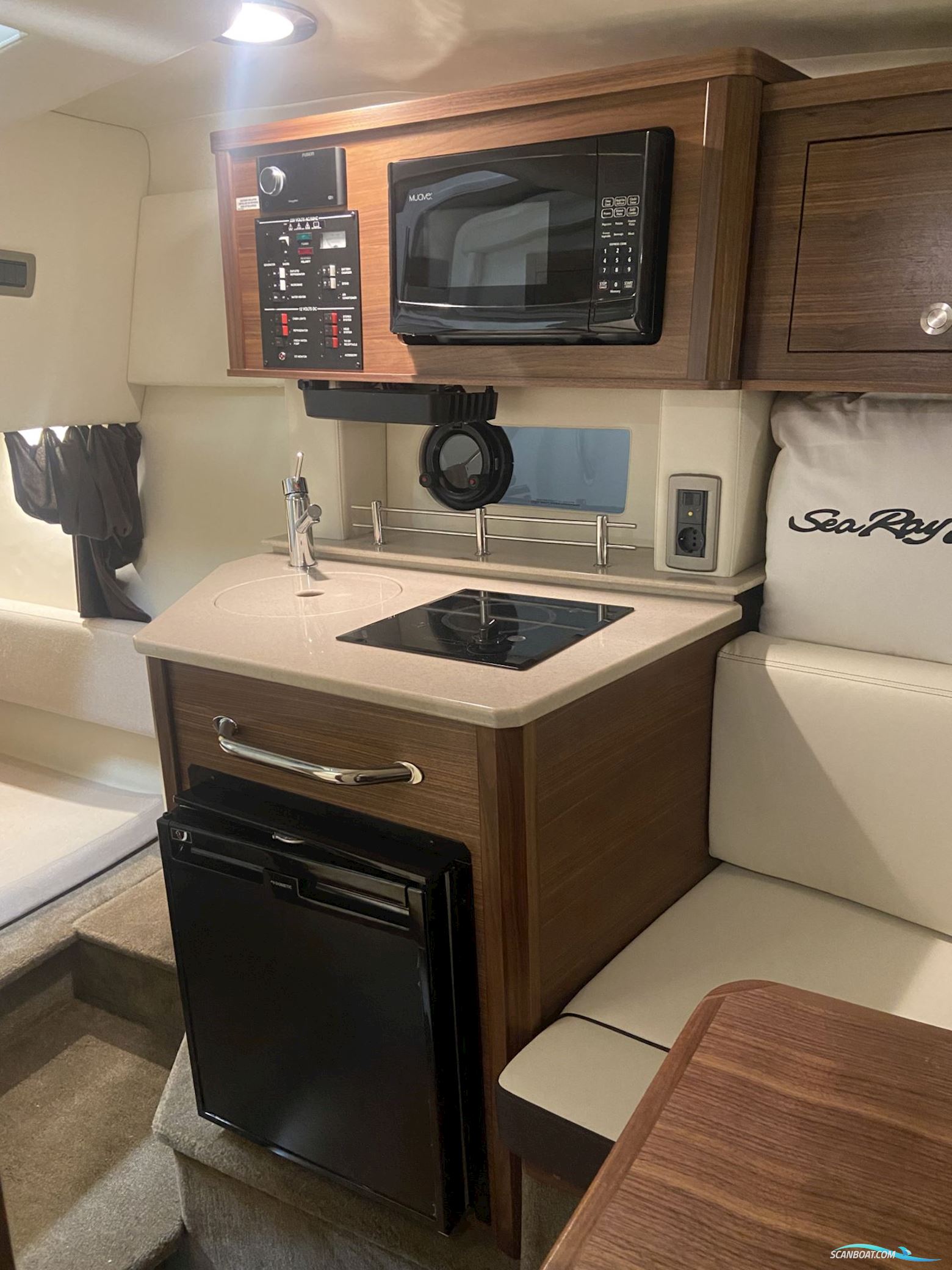 Sea Ray 265 Sundancer – SOLGT