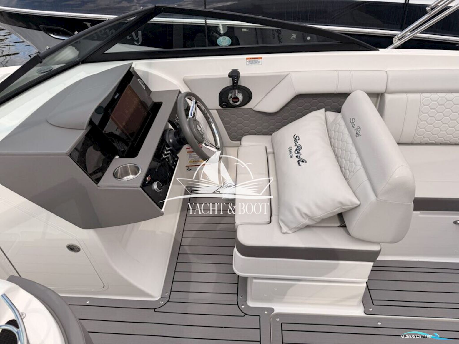 Sea Ray 270 SDX