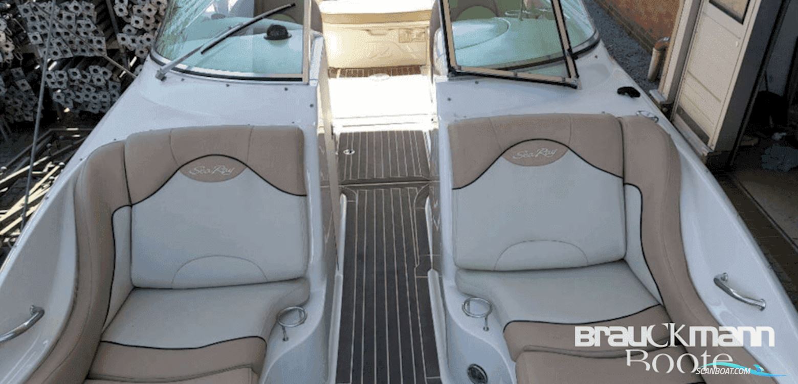 Sea Ray 270 Sundeck