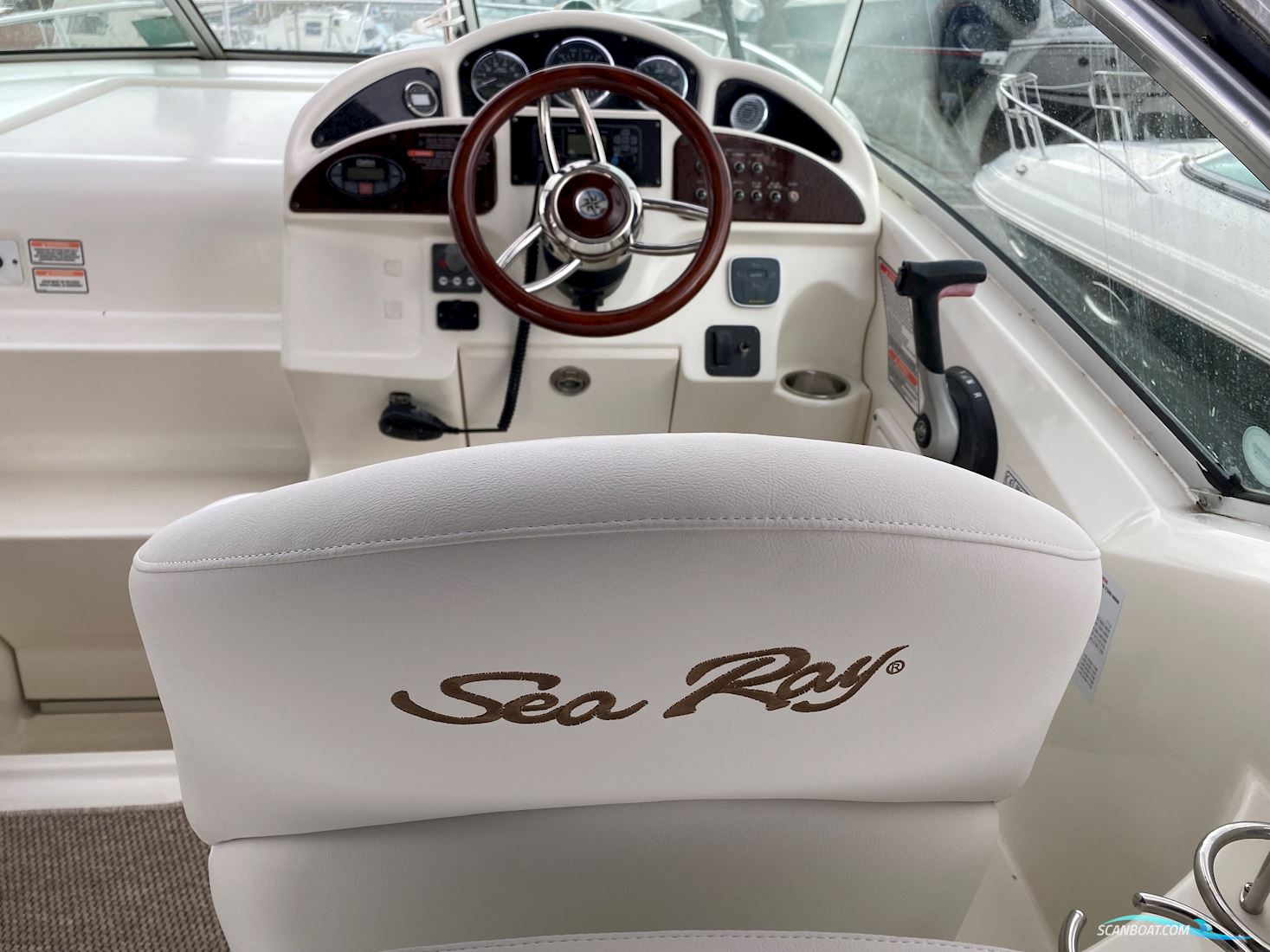 Sea Ray 275 Sundancer