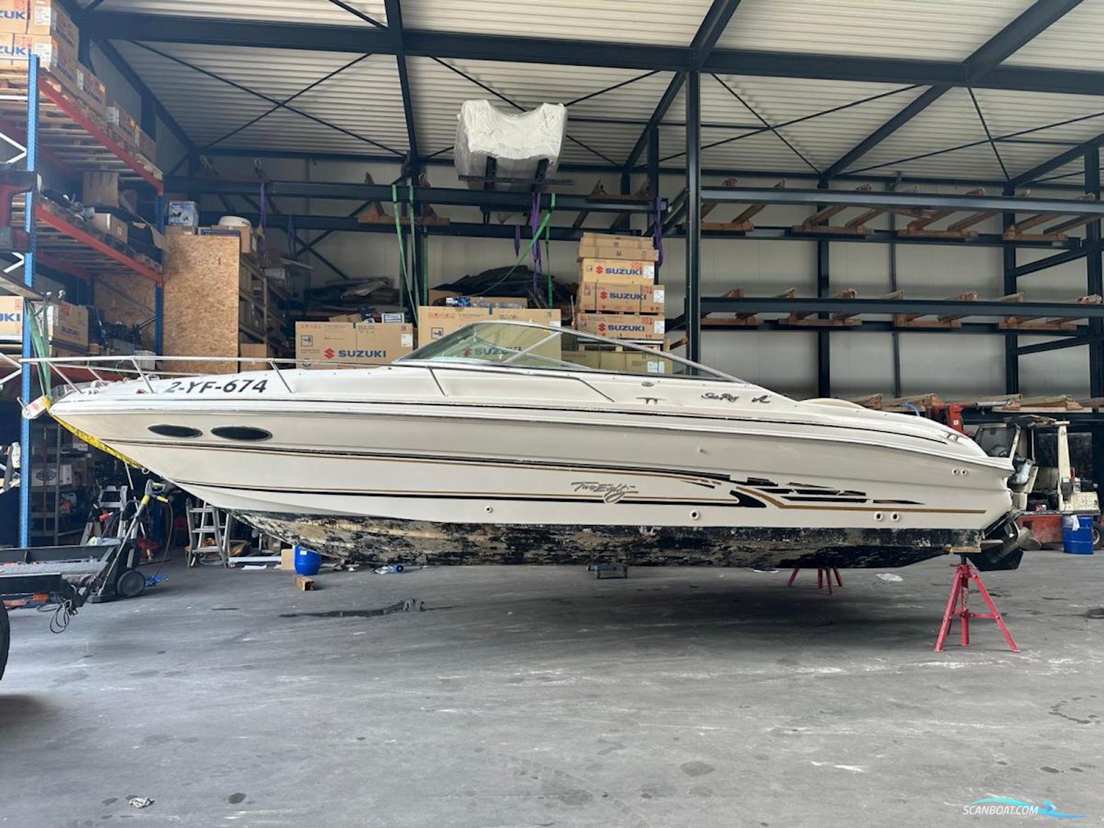 Sea Ray 280 Sunsport Cuddy Cabin