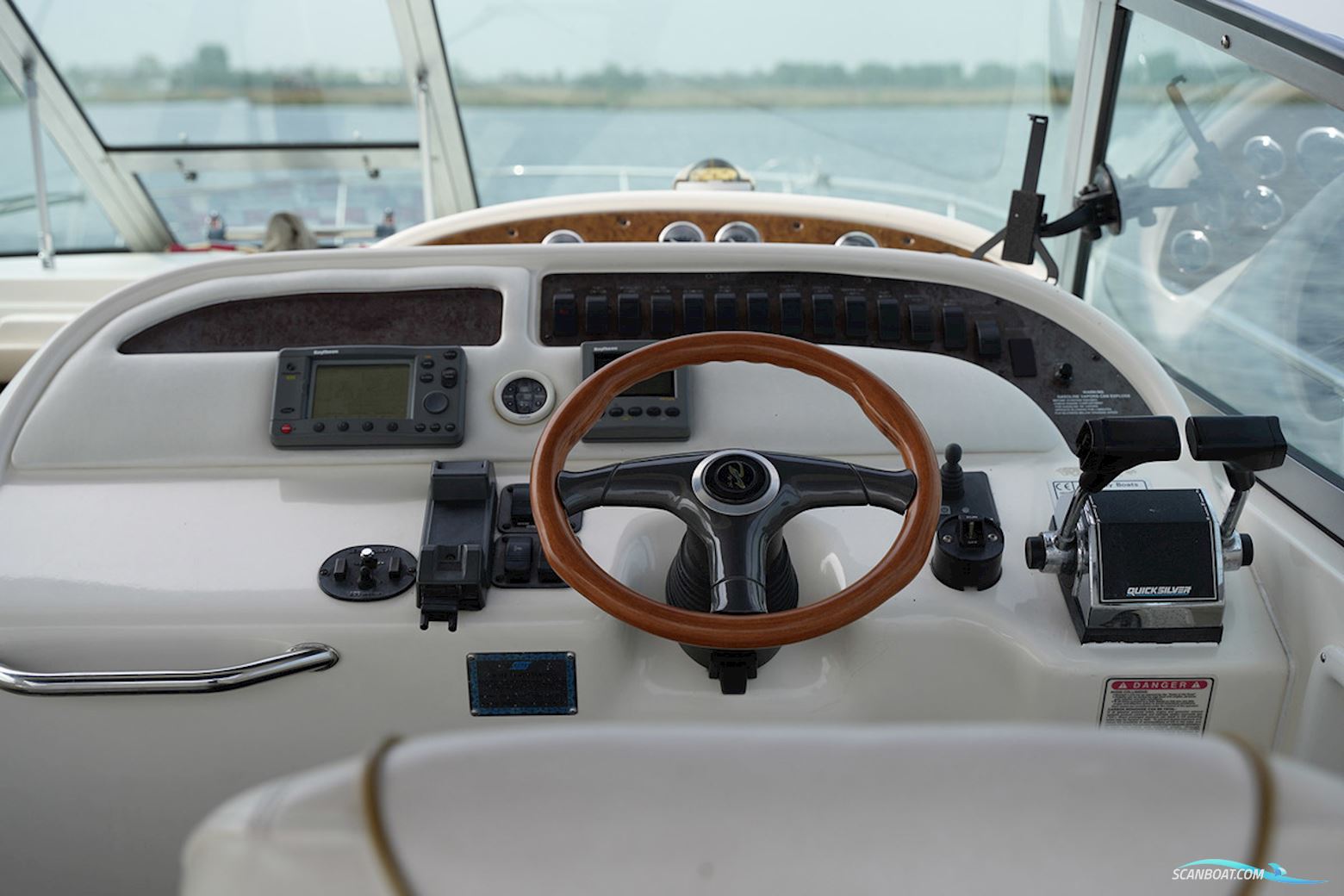 Sea Ray 310 Sundancer