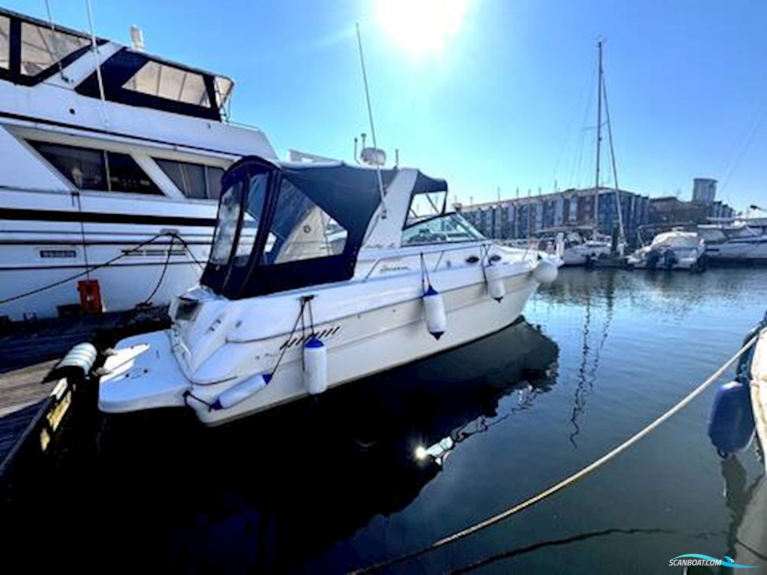 Sea Ray 310 Sundancer Motorboot 1998, mit Mercruiser D-Tronic motor, England