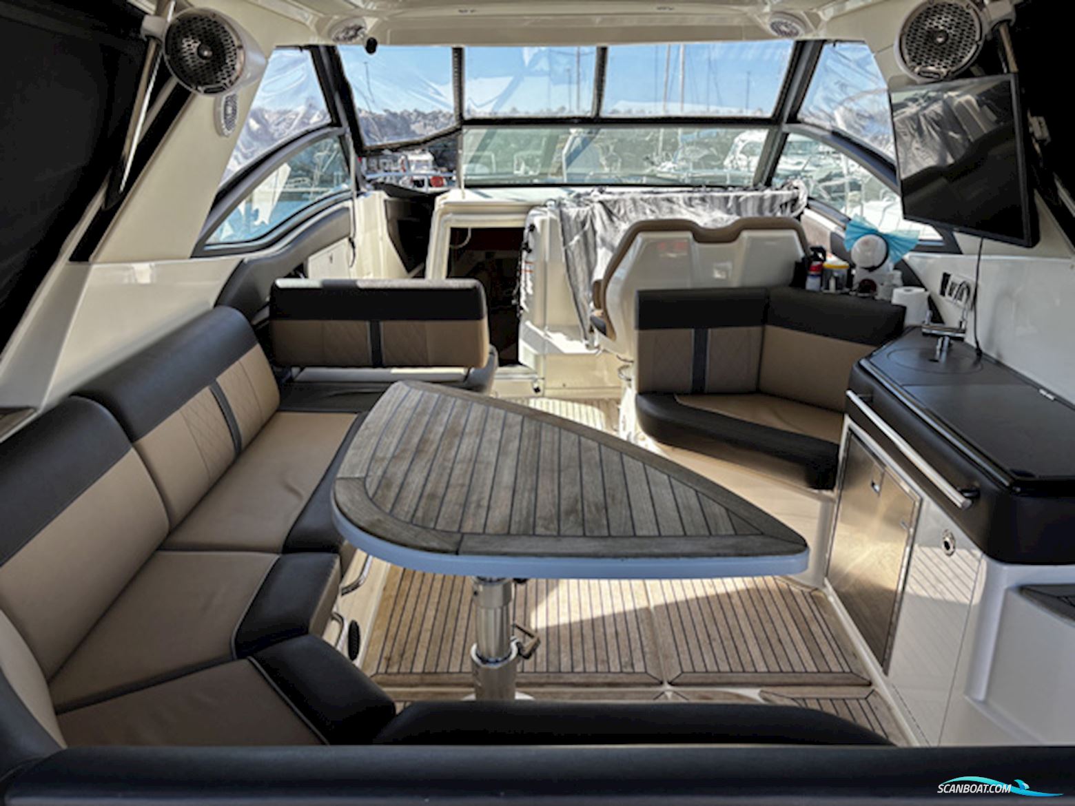 Sea Ray 320