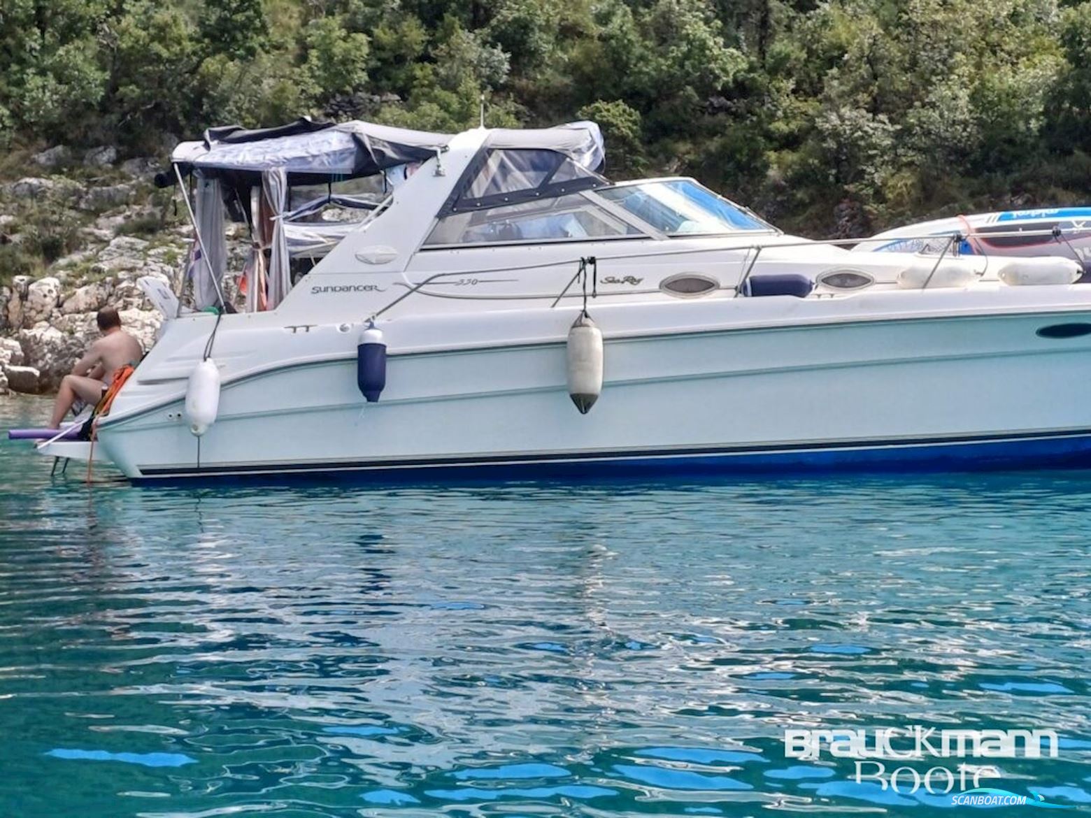 Sea Ray 330 Sundancer