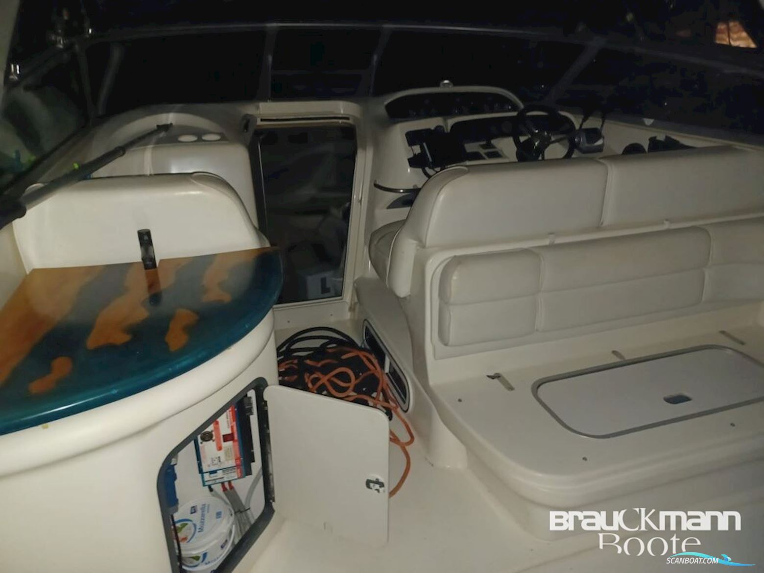 Sea Ray 330 Sundancer