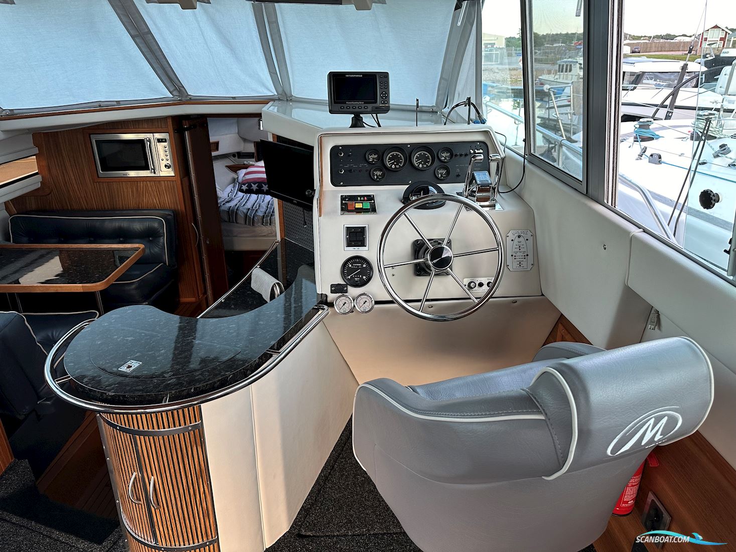 Sea Ray 340 Sedan Bridge