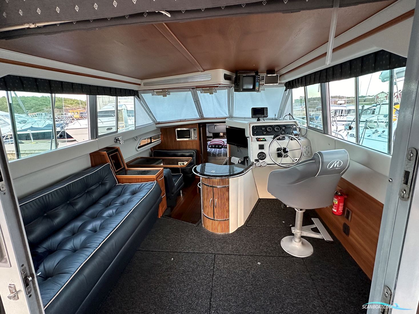 Sea Ray 340 Sedan Bridge