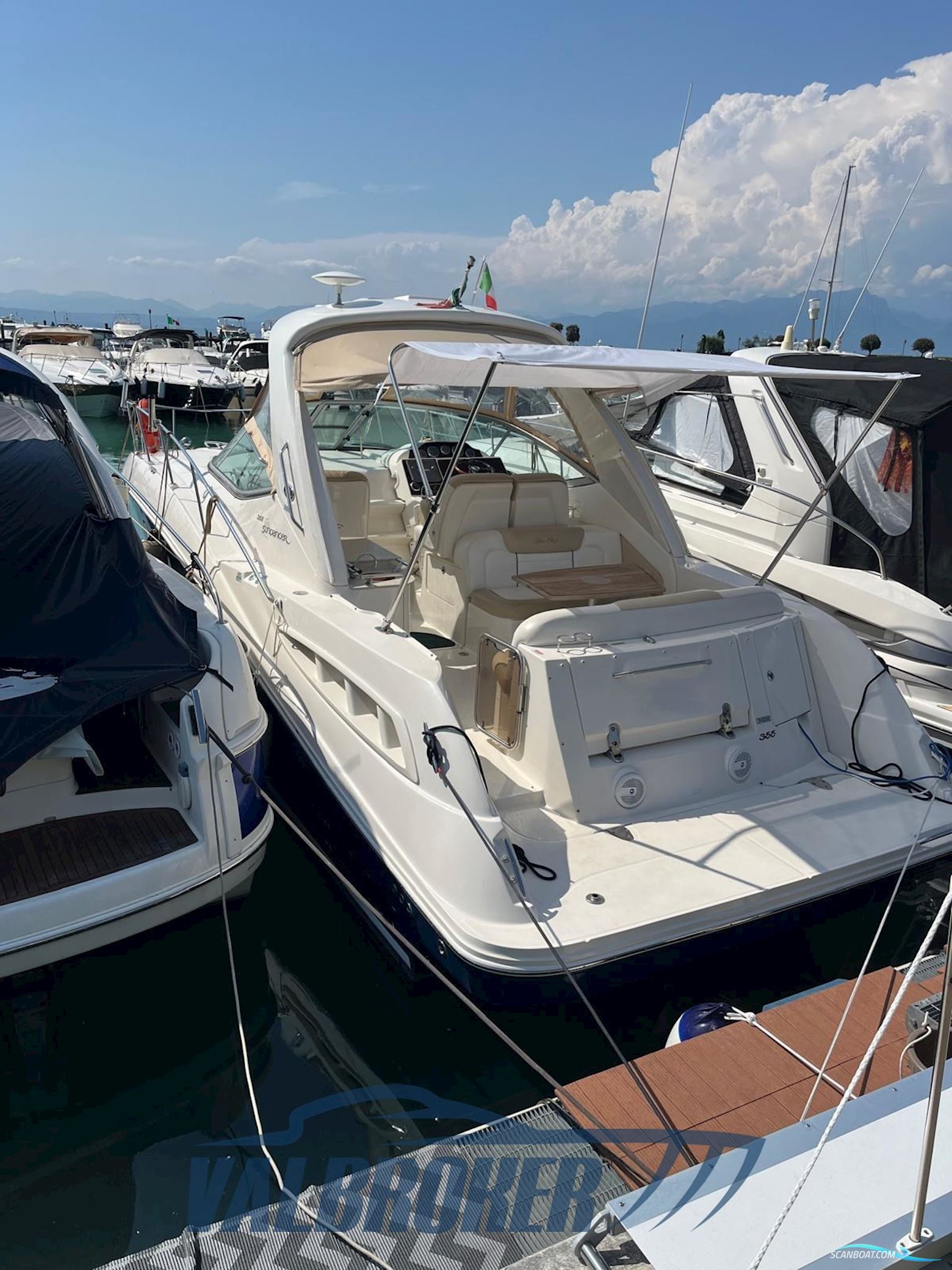 Sea Ray 355 DA Sundancer
