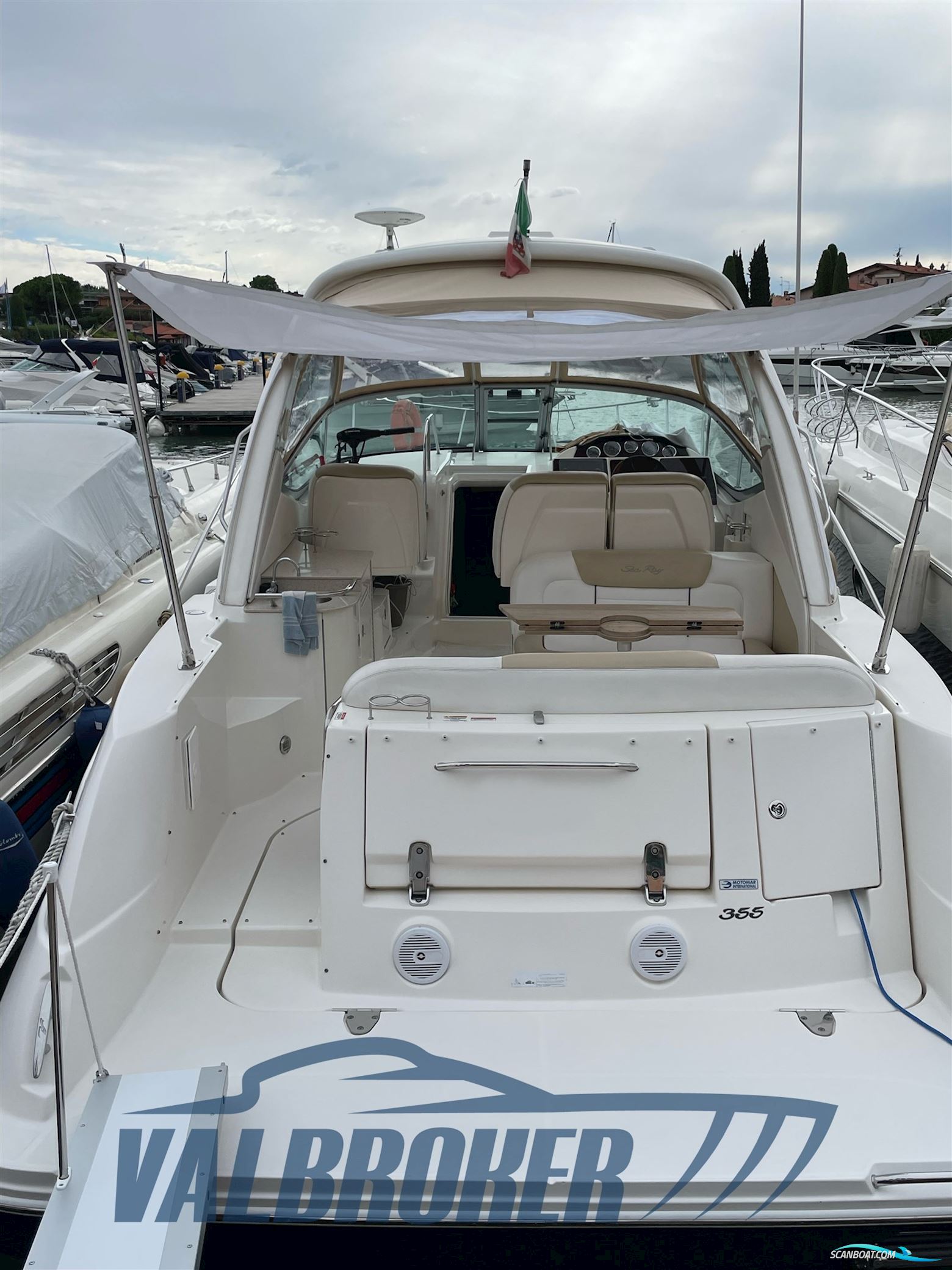 Sea Ray 355 DA Sundancer