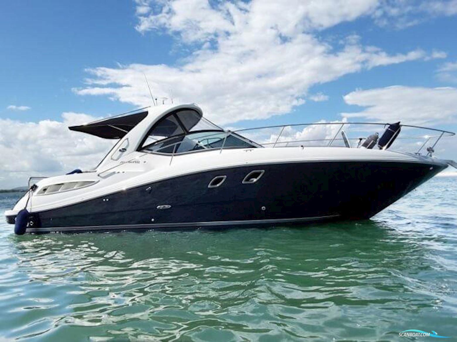 Sea Ray 355 Motorboot 2023, mit Mercruiser 359 Mag motor, Italien