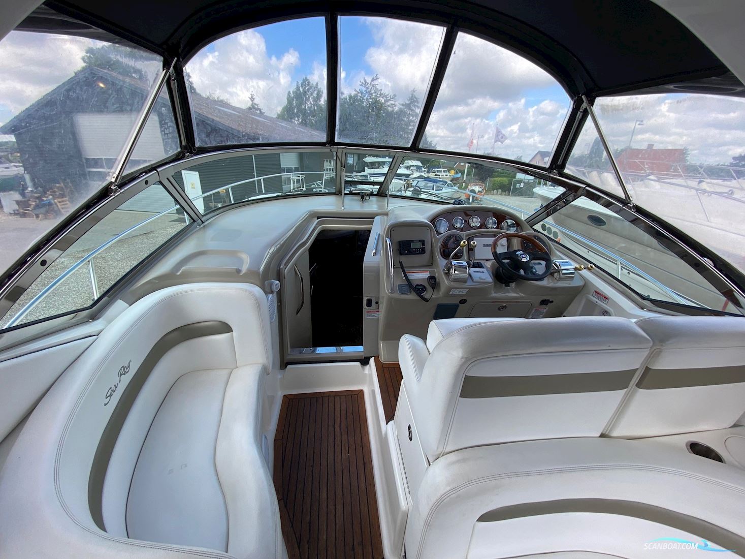 Sea Ray 355 Sundancer