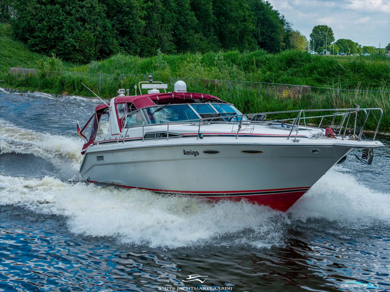 Sea Ray 370 Express Cruiser