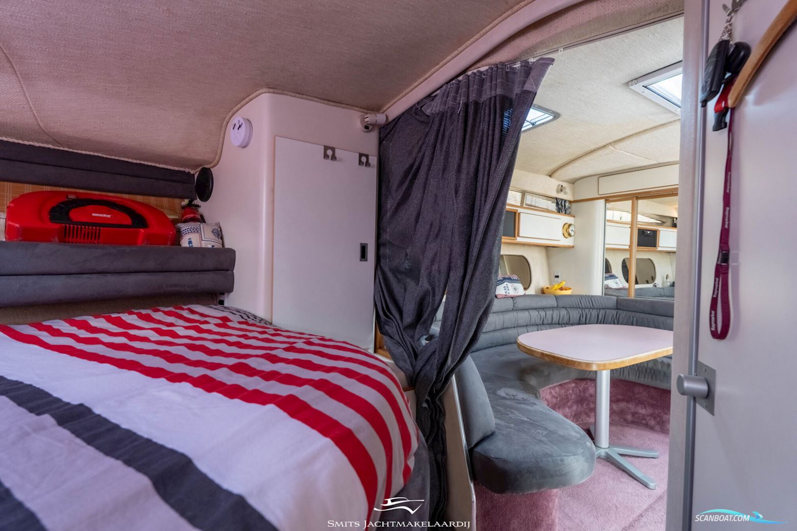 Sea Ray 370 Express Cruiser