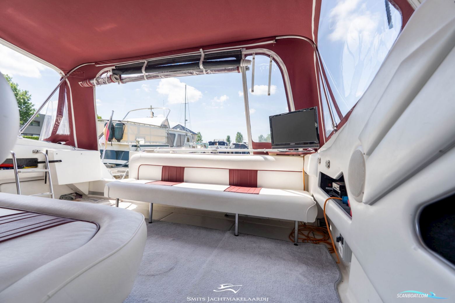 Sea Ray 370 Express Cruiser