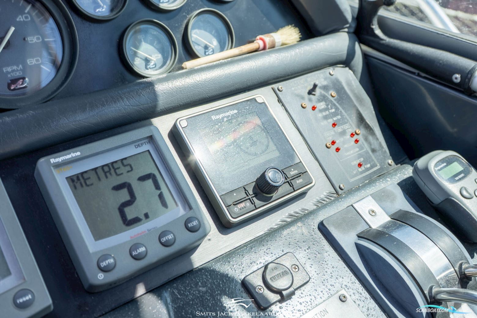 Sea Ray 370 Express Cruiser