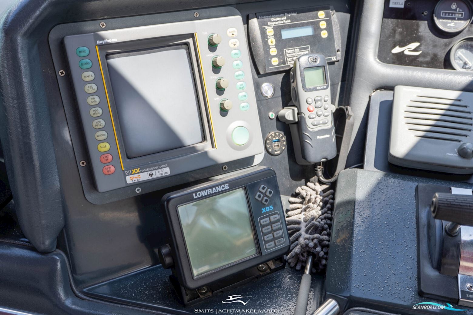 Sea Ray 370 Express Cruiser