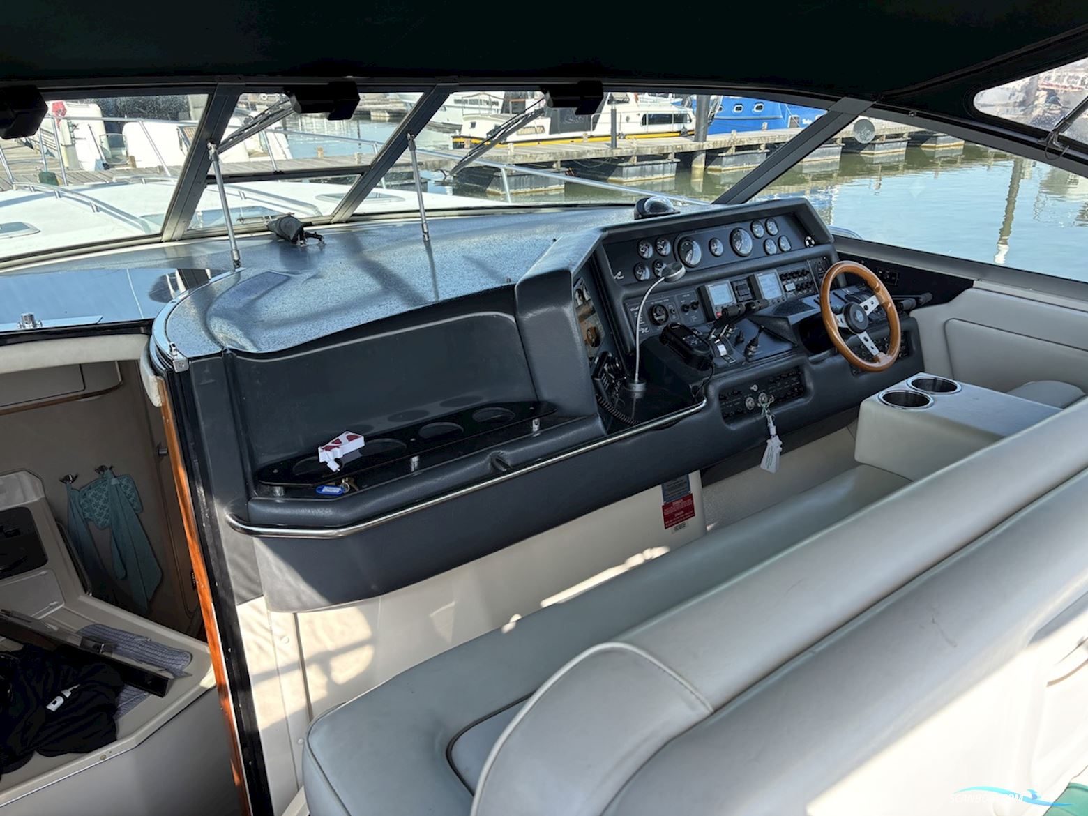 Sea Ray 370 Sundancer